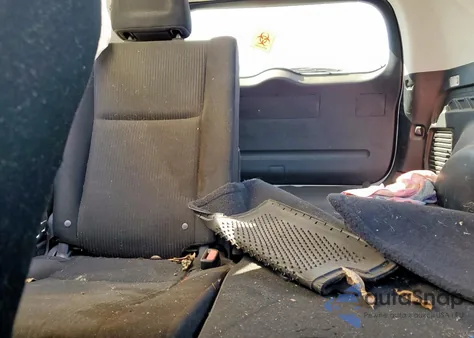 2017 Toyota Rav4 Le z USA, uszkodzony, nr VIN JTMZFREV9HJ143632